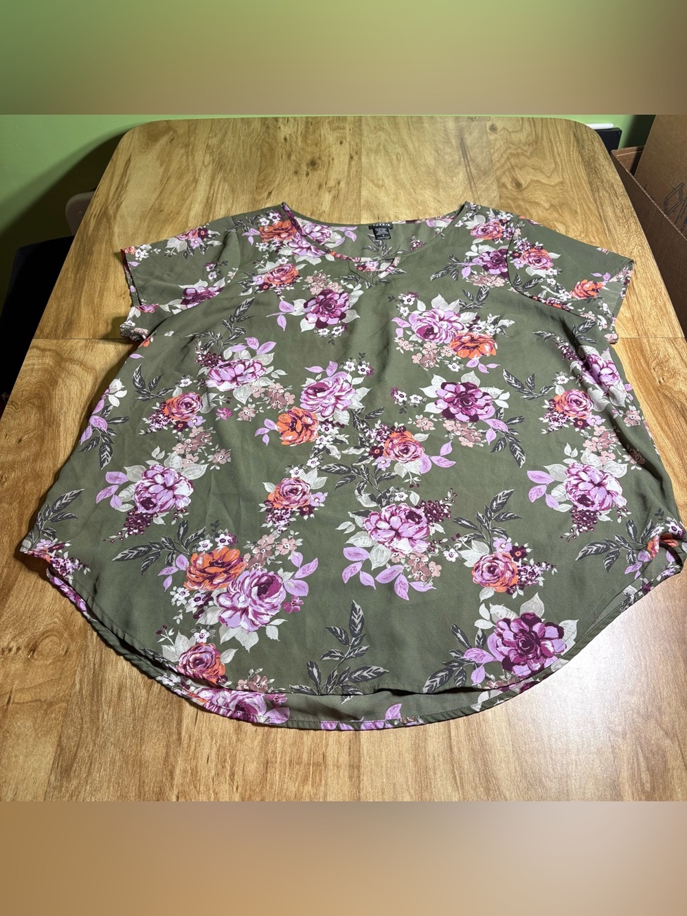 Torrid Green Pink Rose Floral Lightweight Blouse Top Womens Plus Size 3X